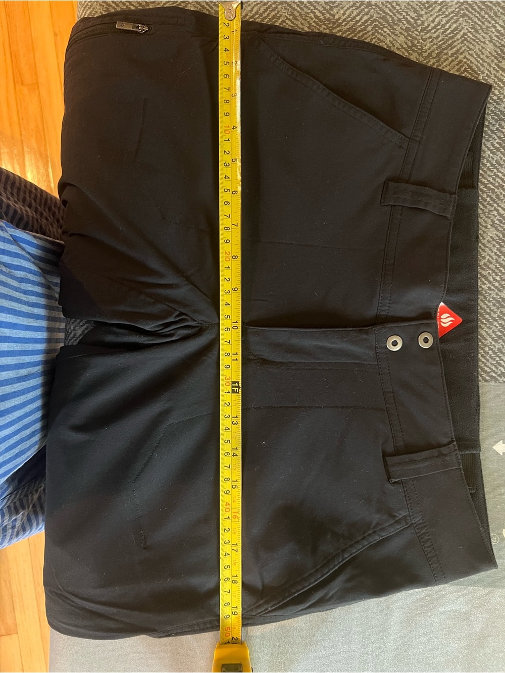 Size 6, jogging pants in black - Picture 7 of 8